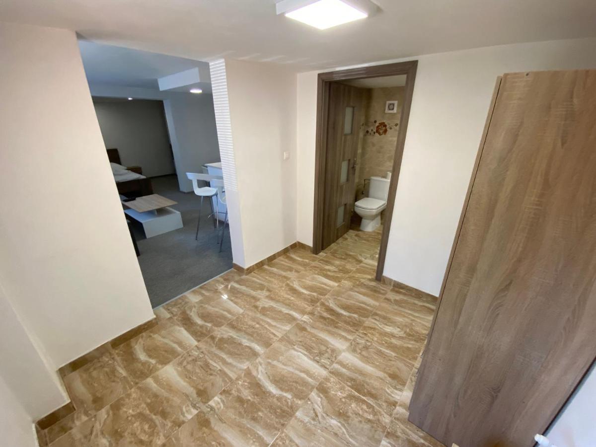Ard Apartments - Levice Luaran gambar