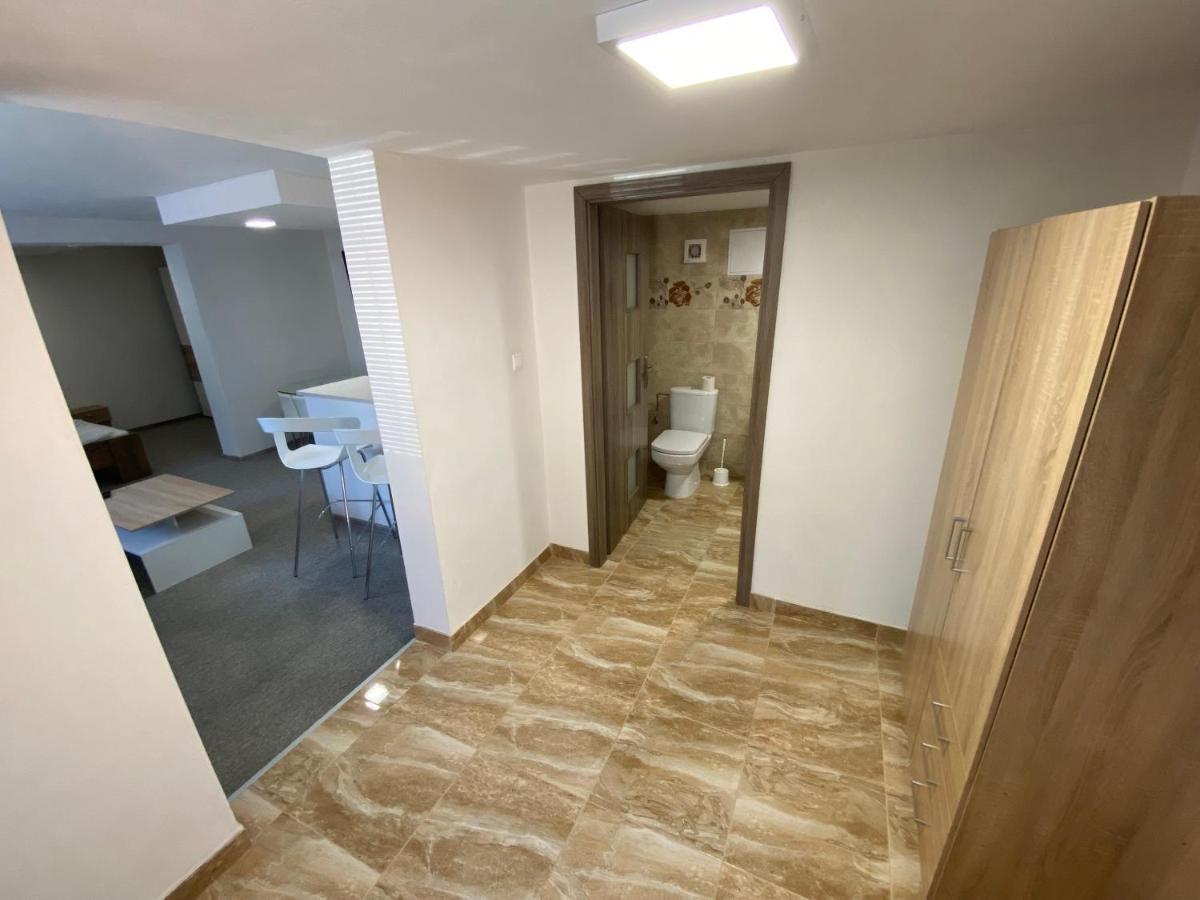 Ard Apartments - Levice Luaran gambar